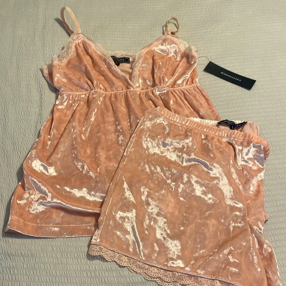 BCBGMaxAzria Other - BCBGMaxAzria Women’s Pajama Set with Lace M Pink Babydoll Top Shorts Velvet NWT